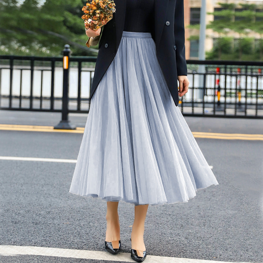 Elegant tulle skirt for women with a flared cut and an elastic waistband Lune London