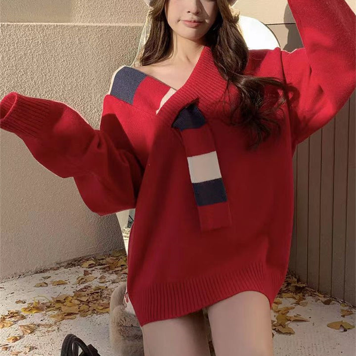 Casual women's sweater with textured V-neck and oversized fit Lune London