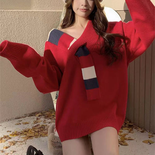 Casual women's sweater with textured V-neck and oversized fit Lune London