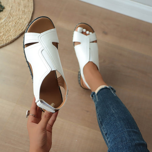 Comfortable sandals for women with adjustable straps and an ergonomic sole Lune London