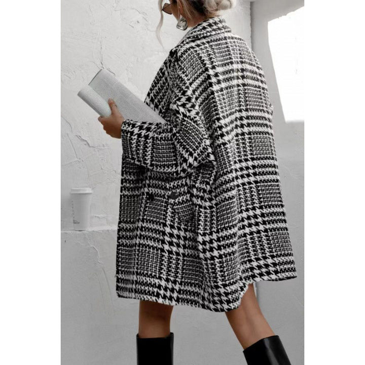 Manteau à carreaux pour femmes avec une coupe élégante et des poches pratiques Chic & Stil