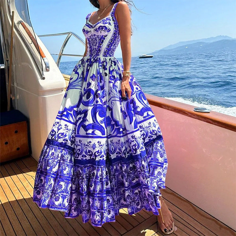 Robe maxi femme avec une élégante coupe évasée et des embellissements élaborés Chic & Stil