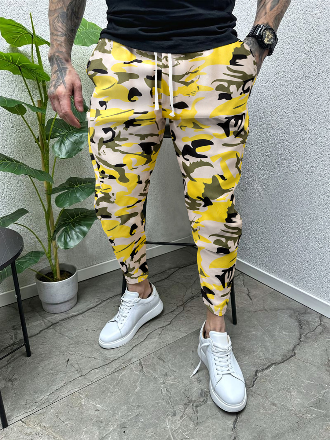 Camouflage jogging pants for men with elastic waistband and side pockets Lune London