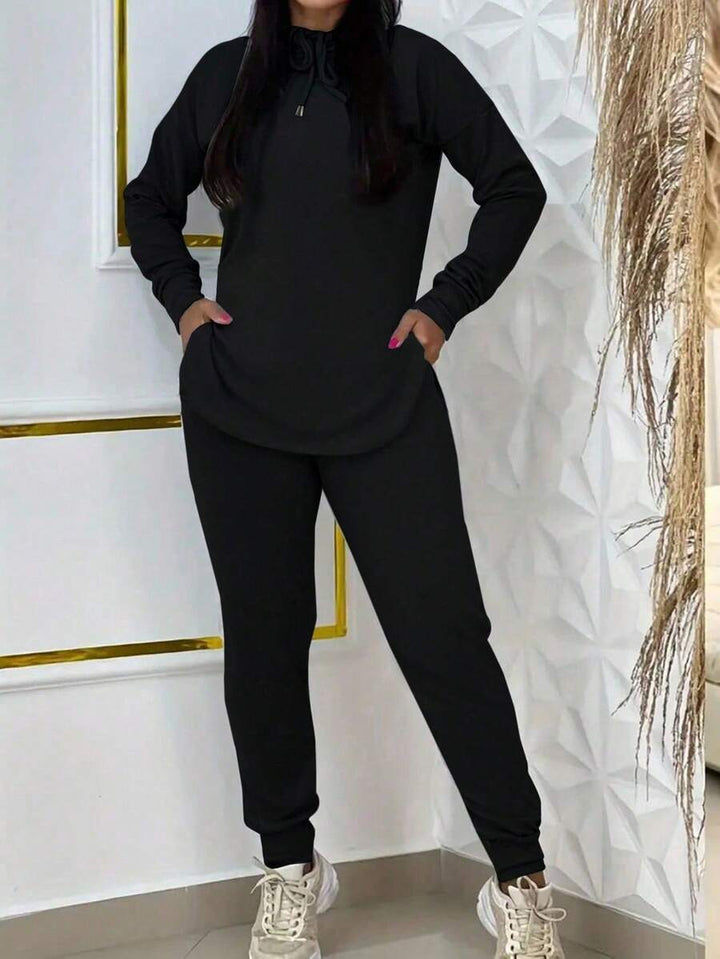 Ensemble lounge sportif pour femmes avec capuche et poches pratiques Chic & Stil