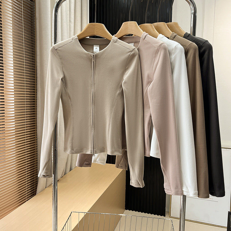 Veste sportive à manches longues pour femmes en matériau léger et respirant Chic & Stil