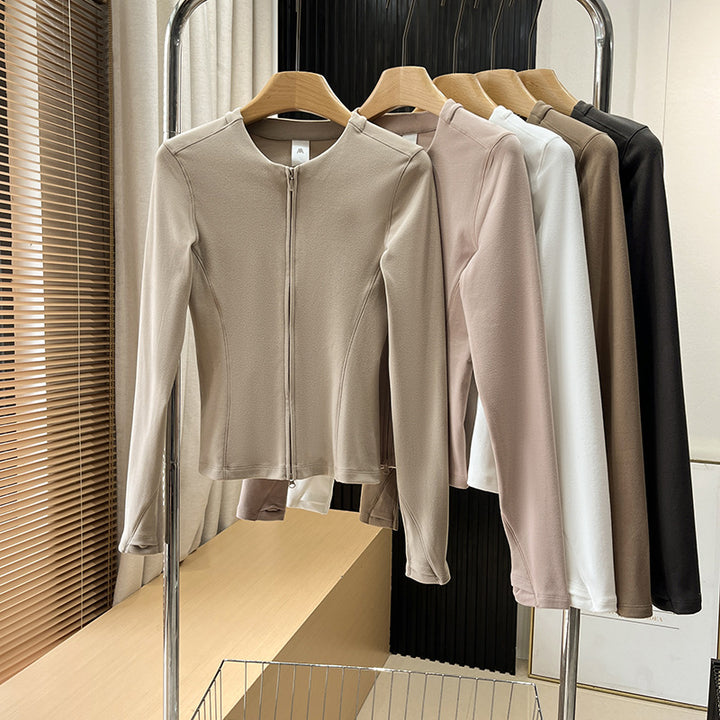Veste sportive à manches longues pour femmes en matériau léger et respirant Chic & Stil