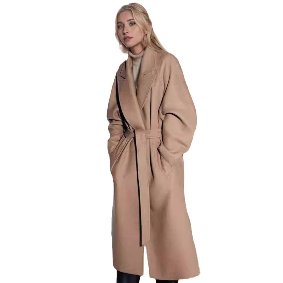 Ladies elegant duster coat with spacious pockets and modern cut Lune London