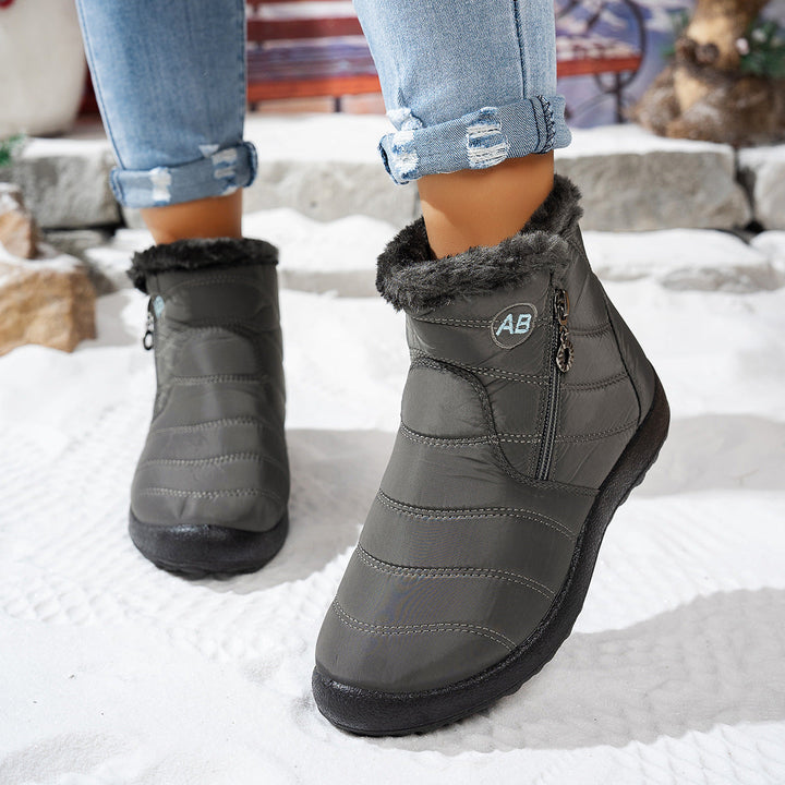 Lune London | Women's winter boots with practical zipper and cozy inner lining