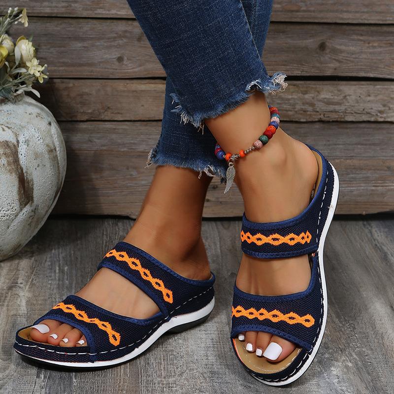 Comfort boots for women with adjustable straps and a breathable material upper Lune London