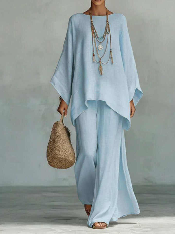 Ladies airy set made of soft fabric with a loose fit Lune London