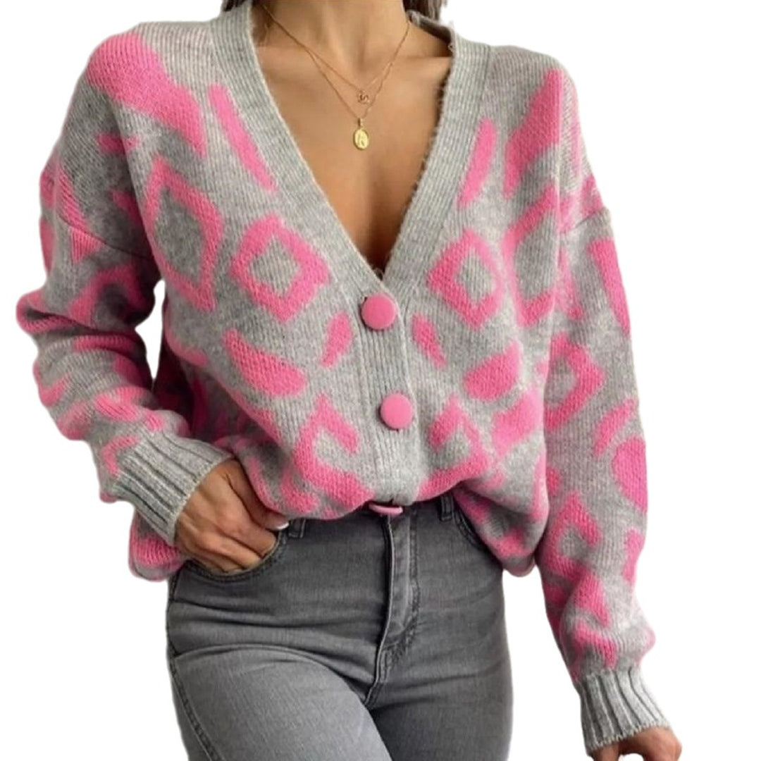 Cardigan féminin à la mode avec un motif animal frappant et une texture douce Chic & Stil