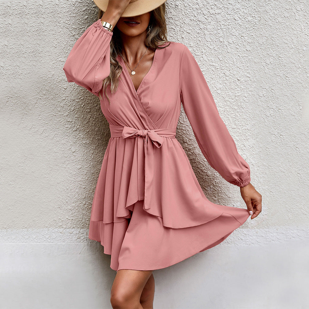 Robe portefeuille pour femmes avec manches longues et ceinture élégante à la taille Chic & Stil