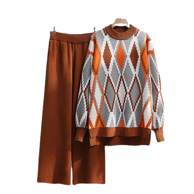Trendy knit loungewear set for women with geometric pattern and loose fit Lune London