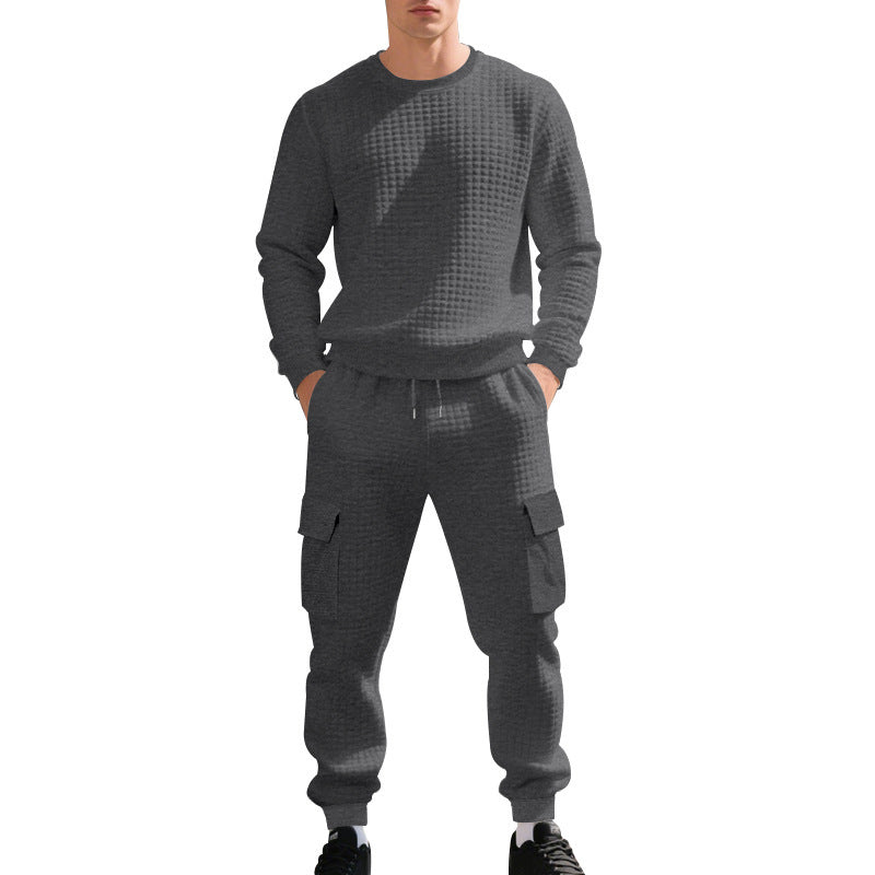 Modern men's sweat suit in cargo fabric with breathable materials and convenient pockets Lune London
