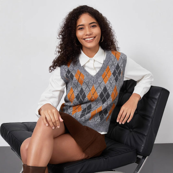 Women Chunky Knit Vest with an Elegant Diamond Pattern Lune London