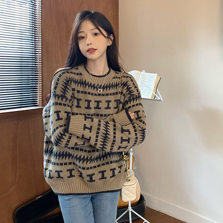 Knitted sweater for women with a modern geometric pattern Lune London