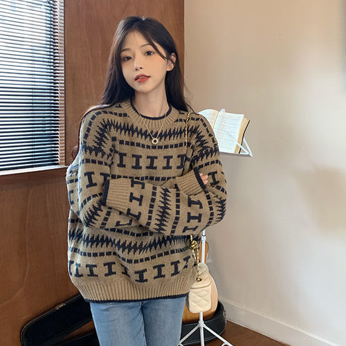 Knitted sweater for women with a modern geometric pattern Lune London