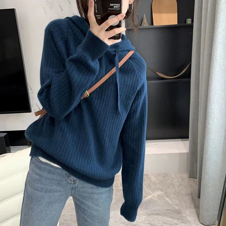 Sweat à capuche pour femmes avec texture à côtes fines et coupe décontractée Chic & Stil