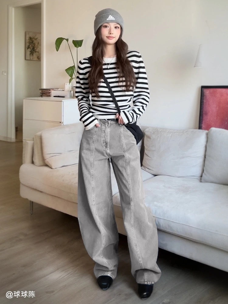 Ladies high-waisted wide denim pants with side pockets and modern details Lune London