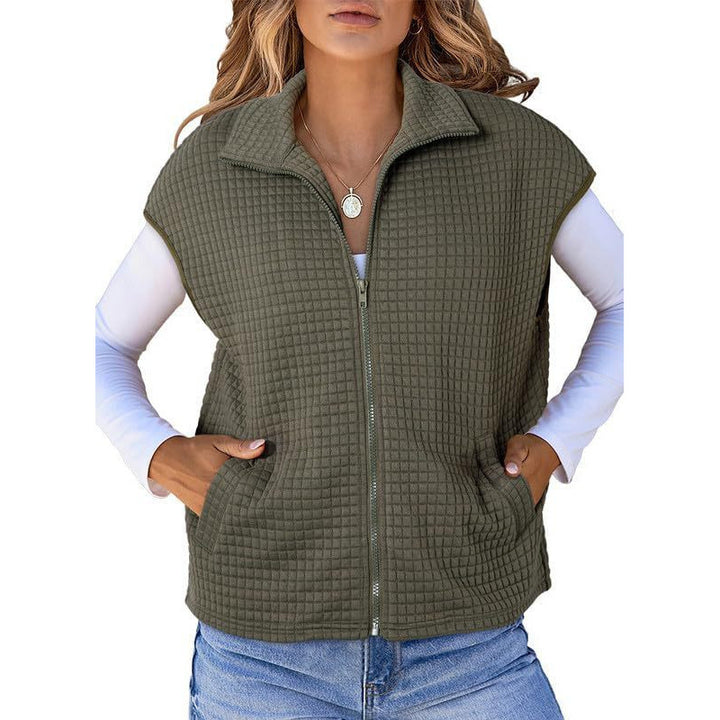 Modern women's quilted jacket with zipper and practical pockets Lune London