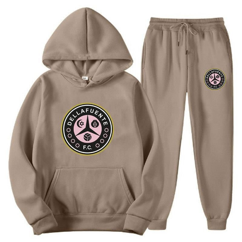 Women’s sweatshirt and jogging pants set with sporty club motif Chic & Stil