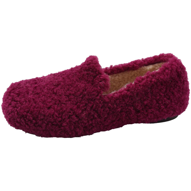 Women cozy slippers made of high-quality plush material Lune London