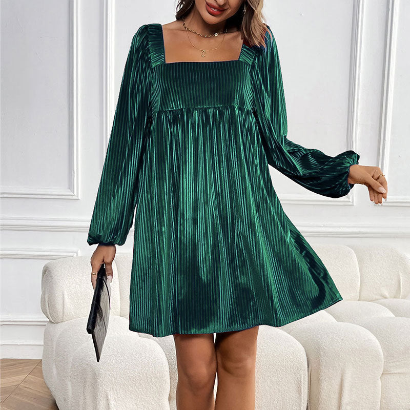 Robe oversize pour femmes avec un élégant détail de volants et en tissu cord luxueux Chic & Stil