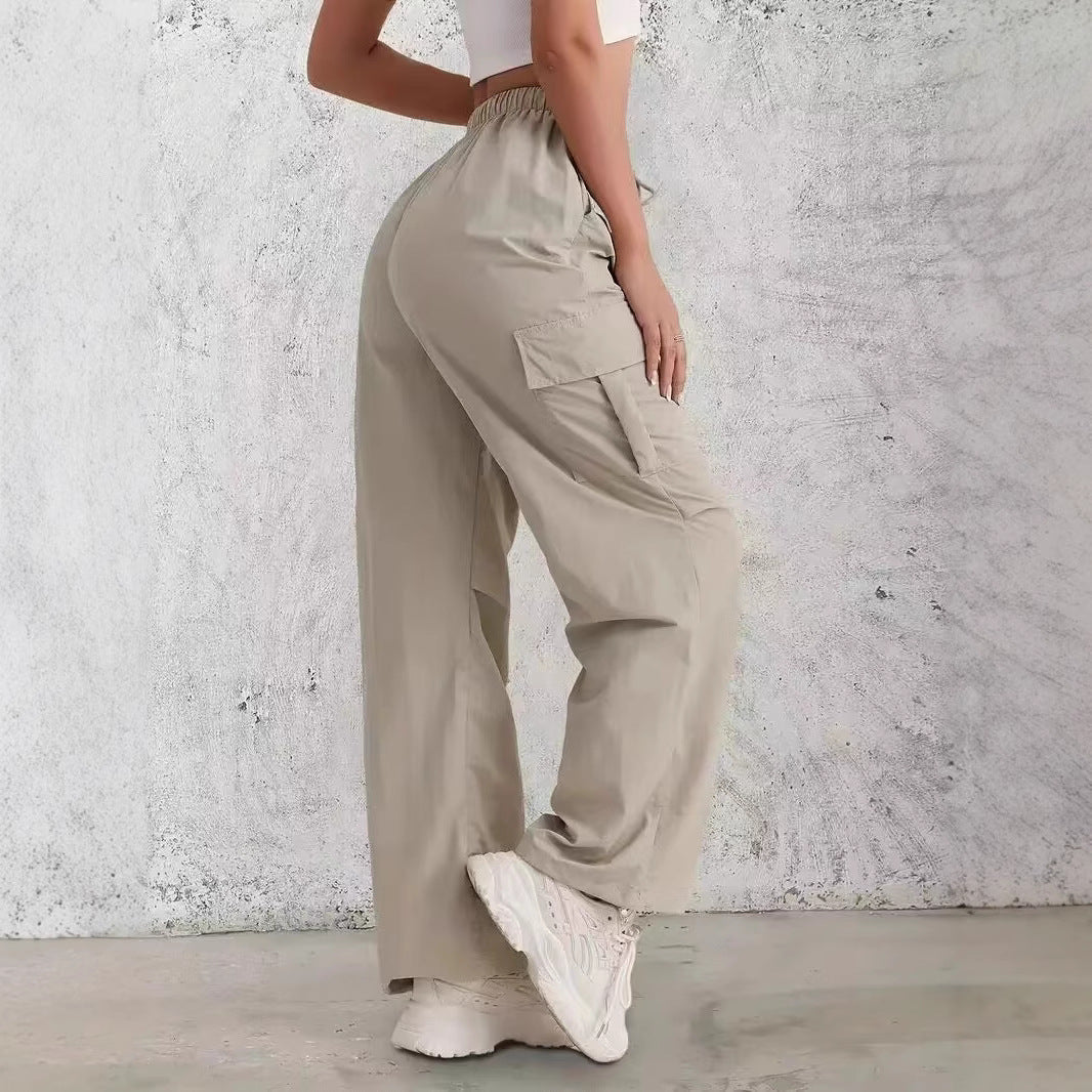 Lune London Women's cargo pants with a practical elastic waistband and trendy side pockets