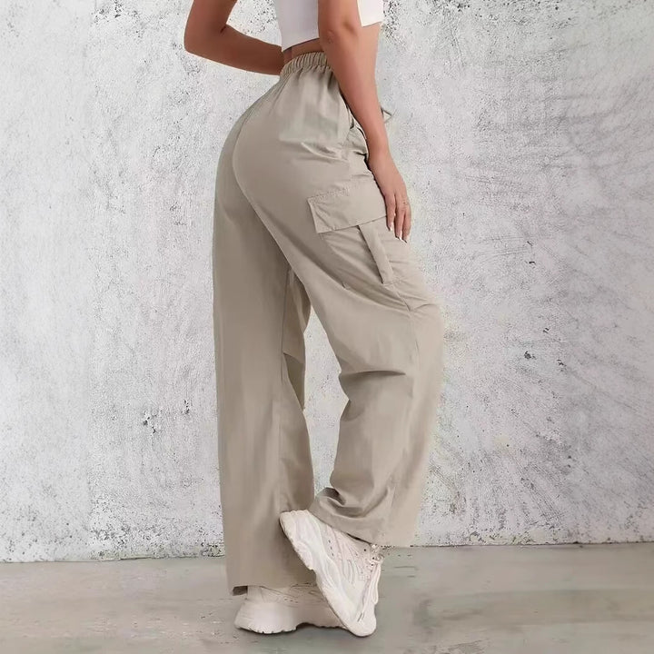 Lune London Women's cargo pants with a practical elastic waistband and trendy side pockets