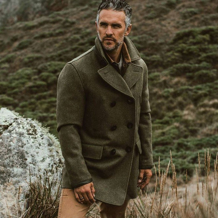 Elegant wool coat for men with double-breasted buttons and soft inner lining Lune London