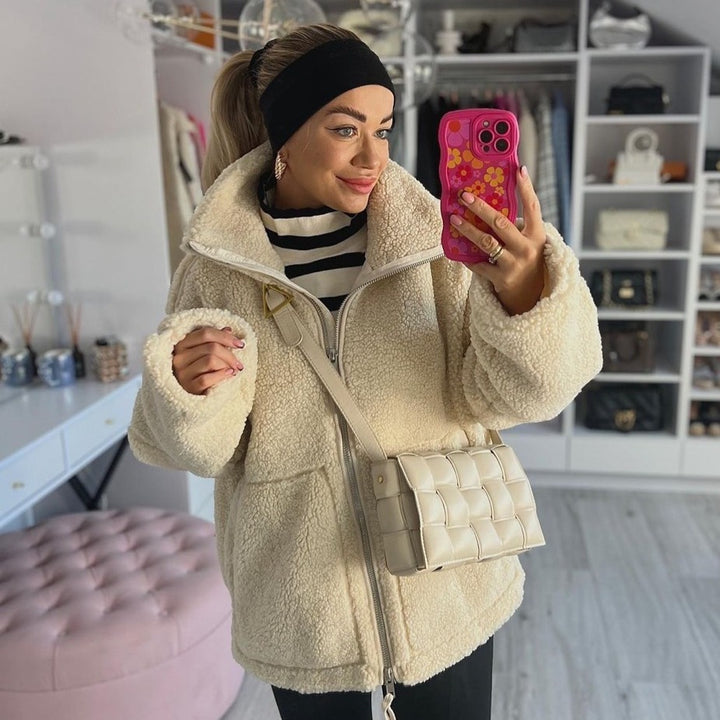 Cozy fleece jacket for women with high collar and practical pockets Lune London