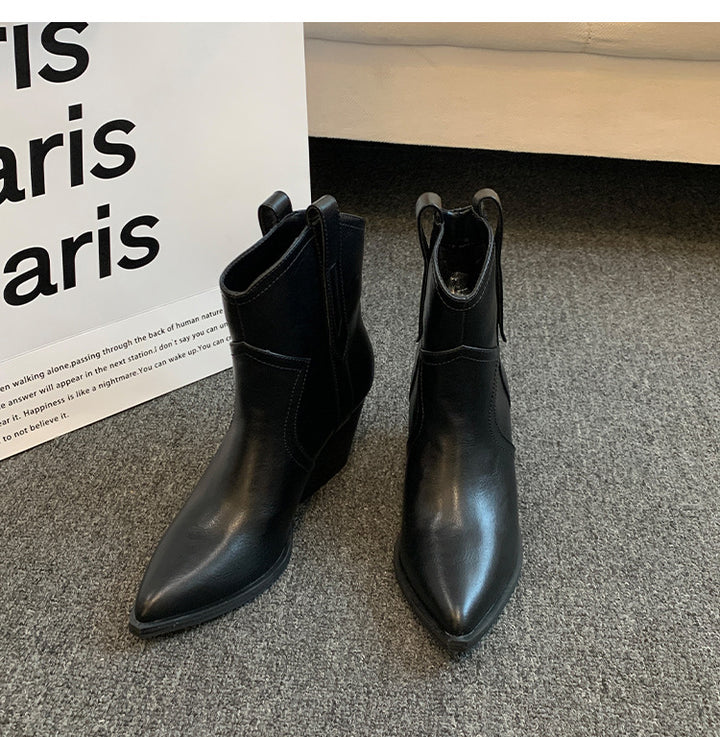 Fashion boots for women with an elegant look with a pointed toe Lune London