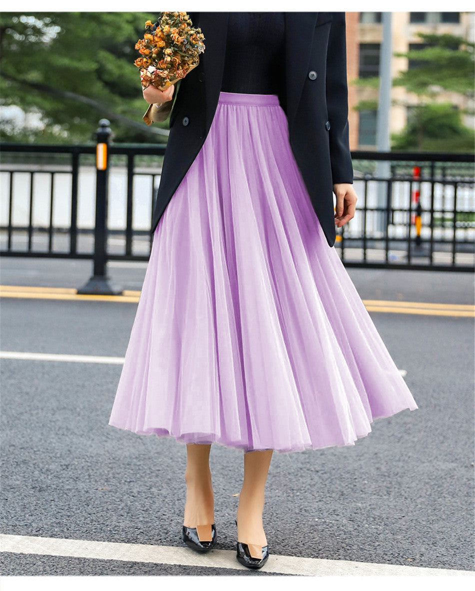 Elegant tulle skirt for women with a flared cut and an elastic waistband Lune London
