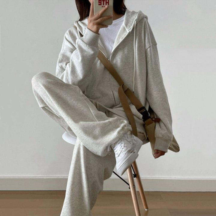 Women's Urban Lounge Set with Hoodie and Wide Jogging Pants Chic & Stil