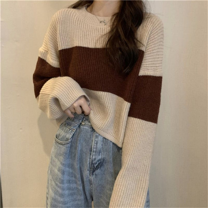 Knitted sweater for women with wide sleeves and a contrast design Lune London