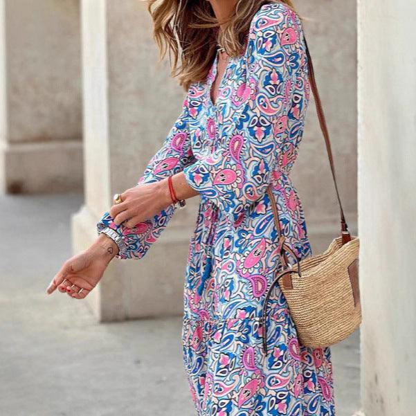 Robe Maxi Femme avec Motif Floral Traditionnel et Décolleté en V Chic & Stil