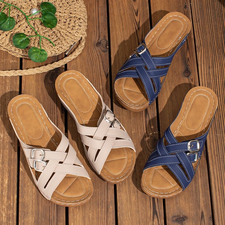 Ladies' sandals with comfortable sole and adjustable straps Lune London