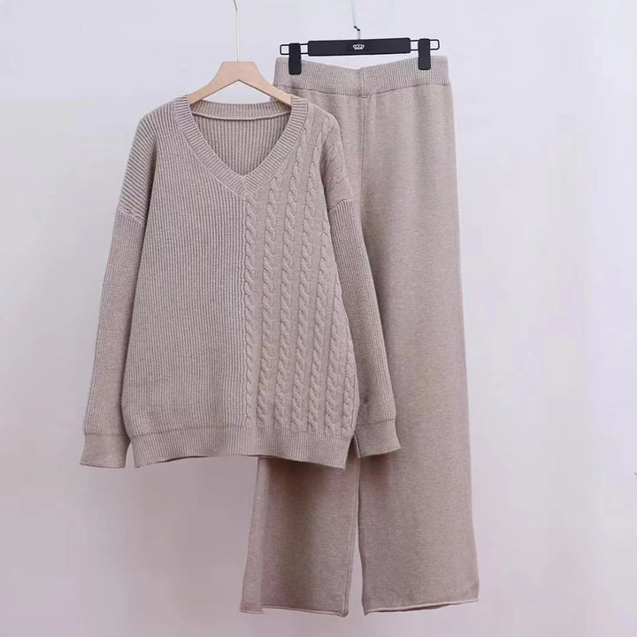 Pull en fine maille pour femmes et pantalon à coupe large avec décolleté en V et design en relief Chic & Stil