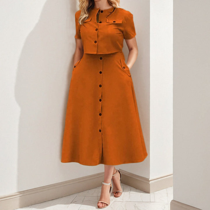 Robe deux pièces pour femmes avec veste courte et longueur mi-mollet ajustée Chic & Stil