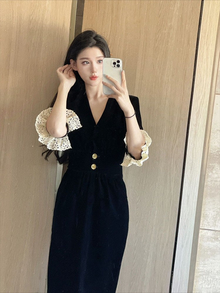 Women's elegant dress with lace sleeves and decorative buttons Lune London