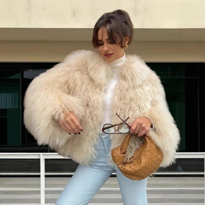 Women’S Luxurious Fur Jacket with Voluminous Sleeves and Elegant Cut Lune London
