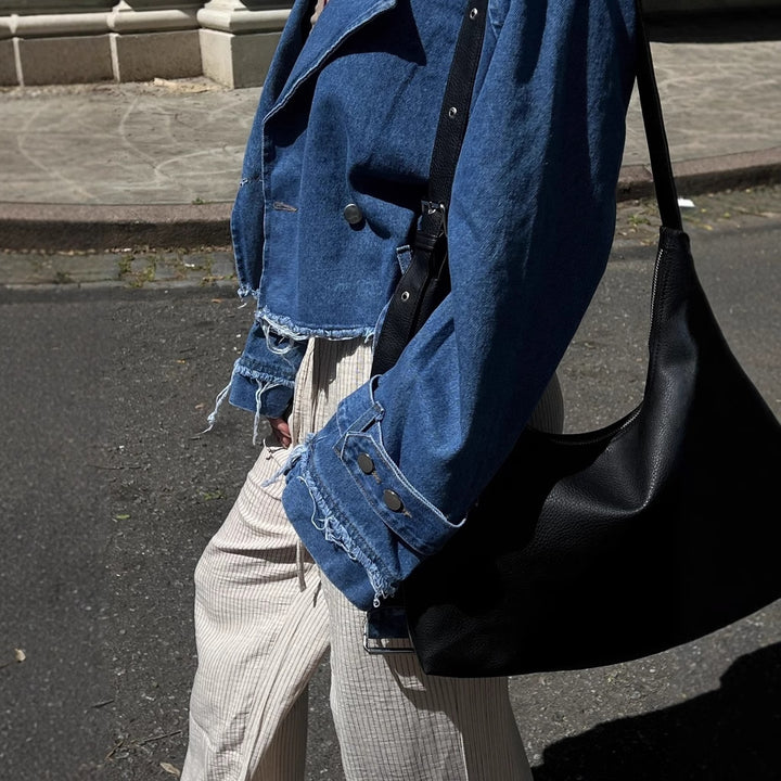 Cropped denim jacket for women in vintage style with fringes and trendy details Lune London
