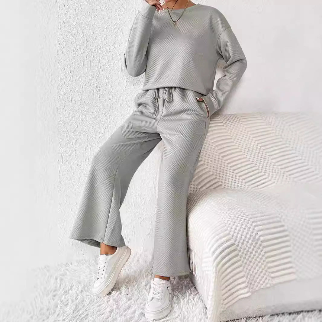 Lune London women's leisure set with elastic waistband and geometric pattern