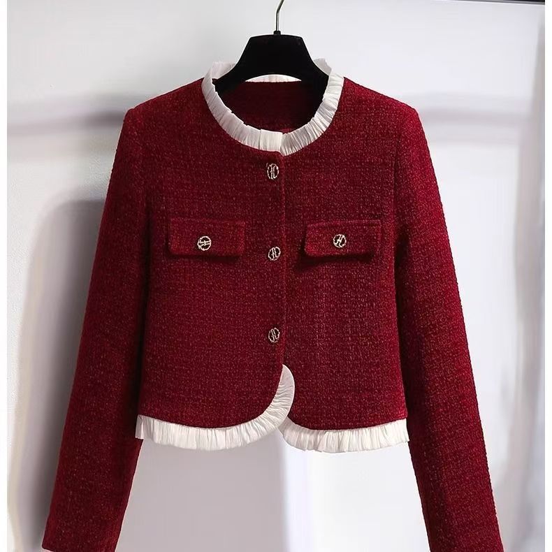 Veste courte élégante pour femmes avec détails de bouton texturé Chic & Stil