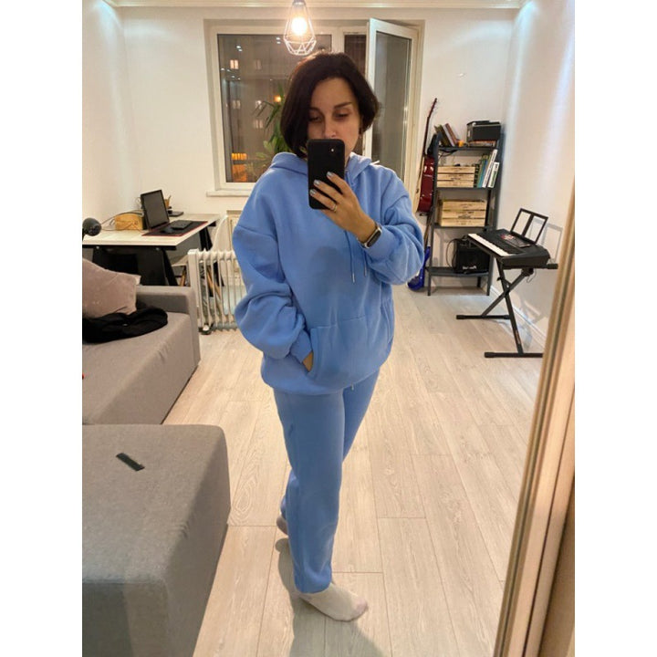 Women's loungewear set with comfortable hoodie and comfortable jogger pants Lune London