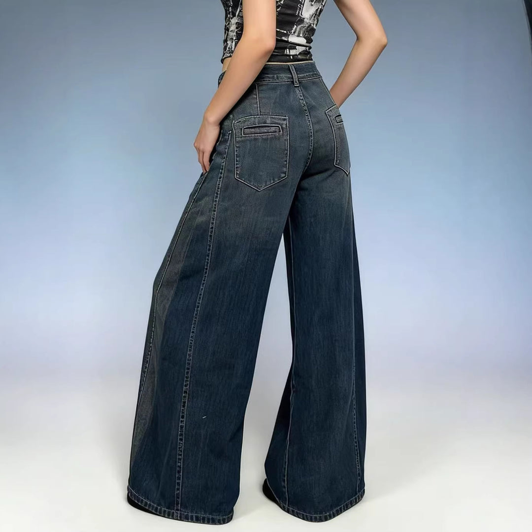 Women's loose denim jeans with a high waistband and classic cut Lune London