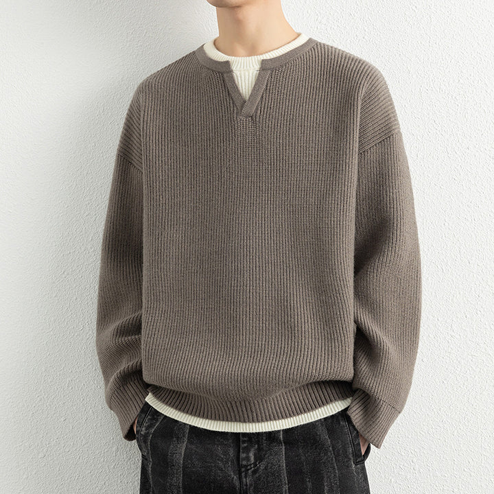 Men's knit sweater with V-neck and structured design Lune London