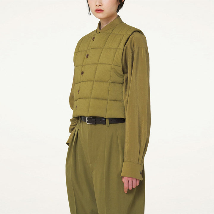 Ladies quilted gilet with versatile design Lune London