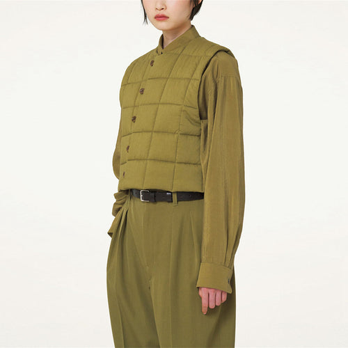 Ladies quilted gilet with versatile design Lune London