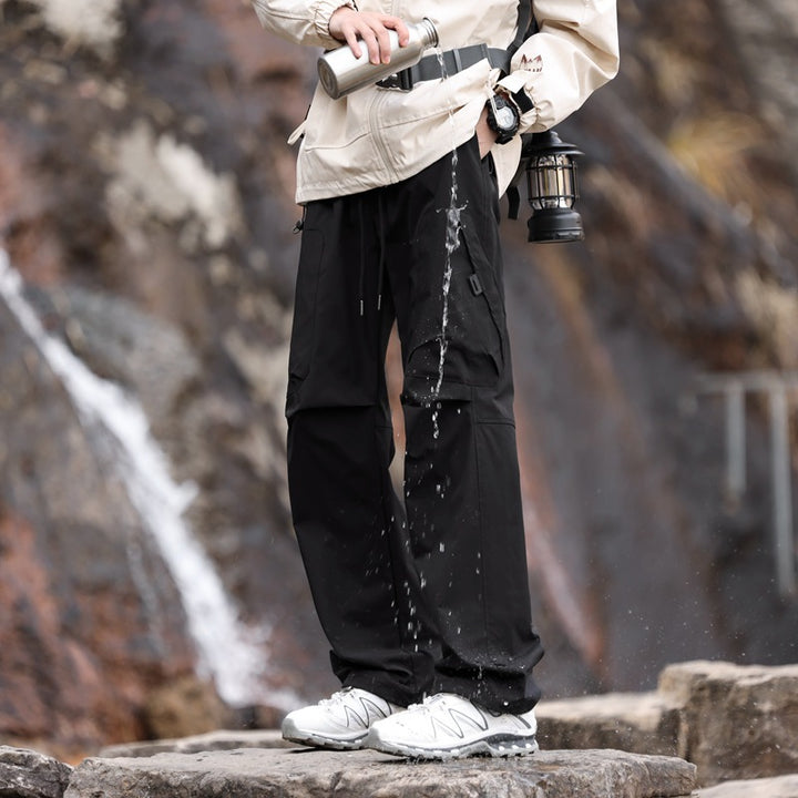 Outdoor Cargo Pants for men with adjustable waist and practical side pockets Lune London
